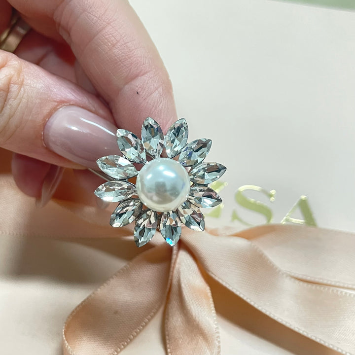 Daisy Silver Swarovski crystals and pearl Hair pin