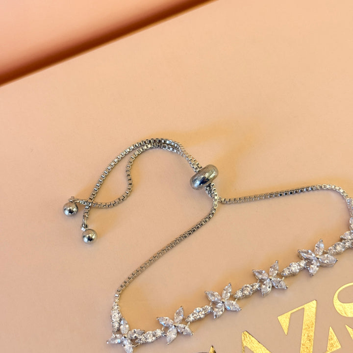 Flower and marquise zircone silver bracelet
