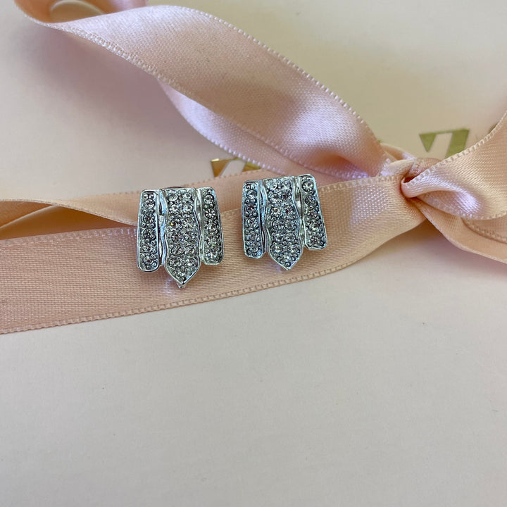 Elegant studs