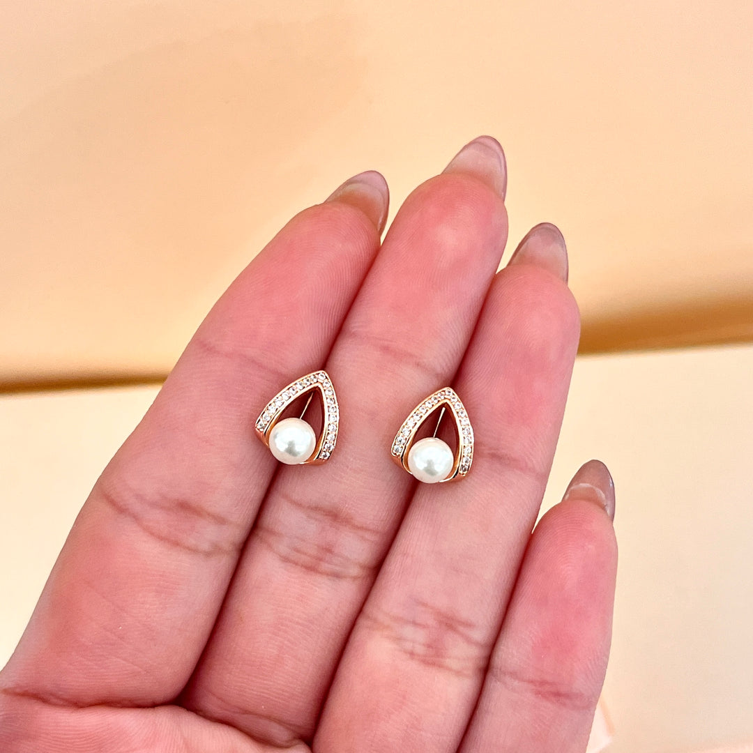 zircone and white pearls rose gold plated teardrop shaped studs