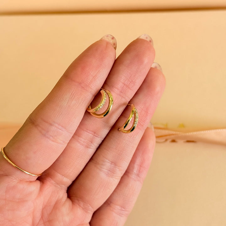 Dainty zircone half hoops earrings