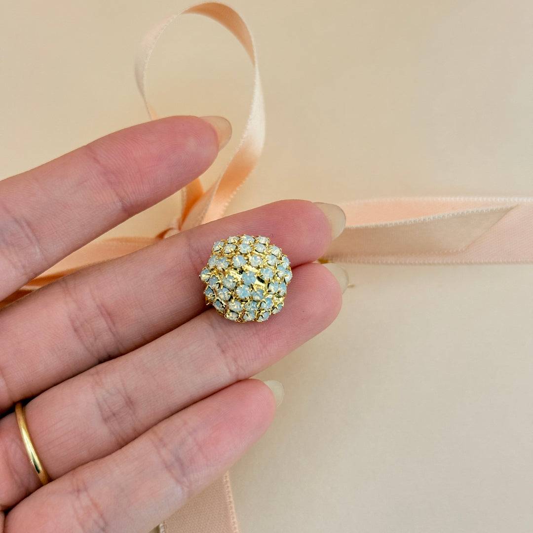 White preciosa crystals gold plated brooch