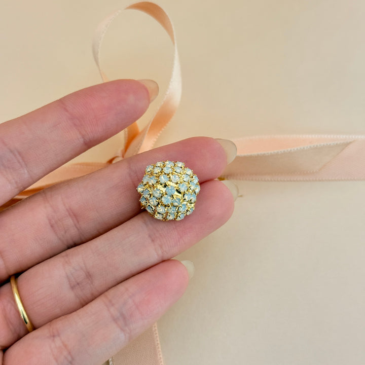 White preciosa crystals gold plated brooch