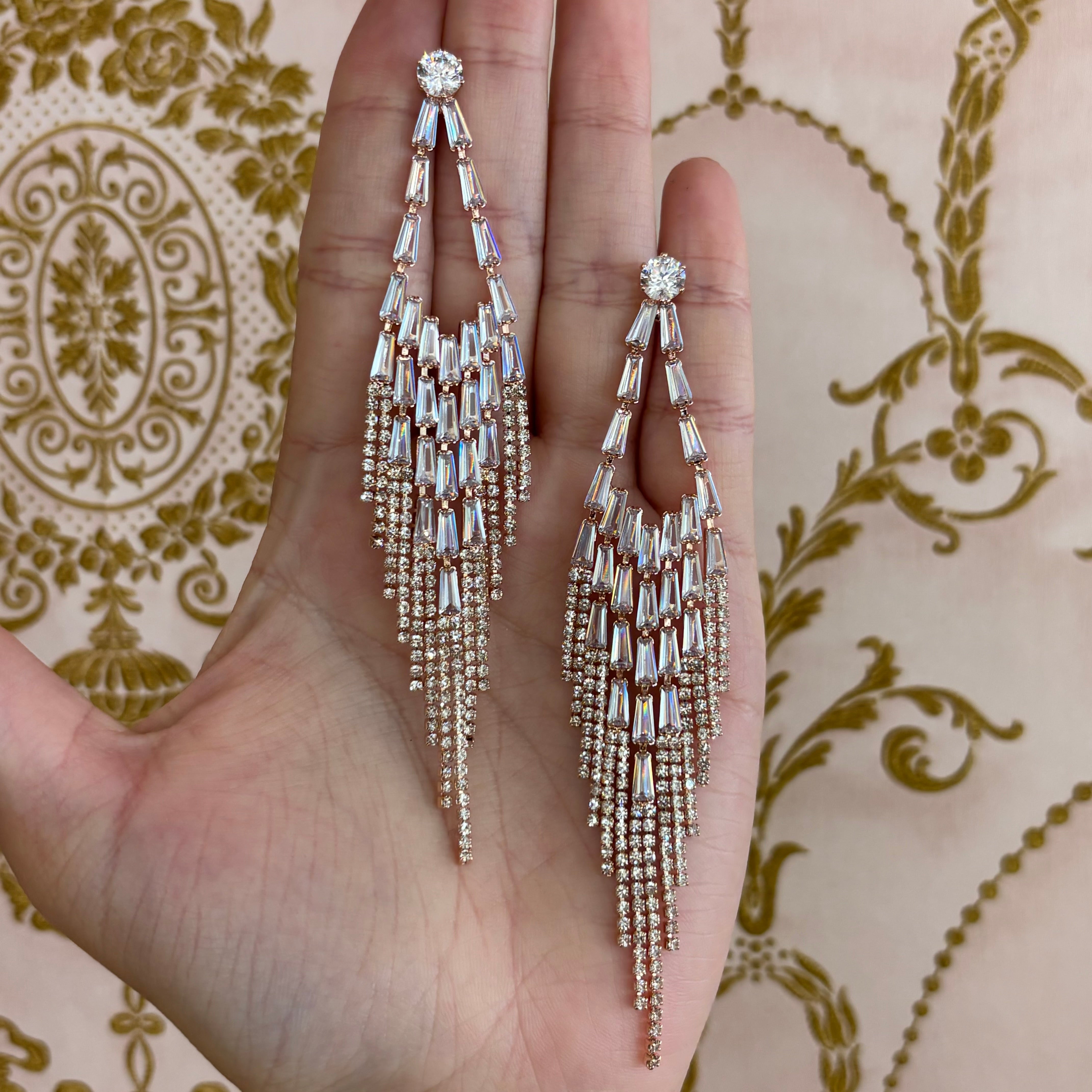 Elegant earrings