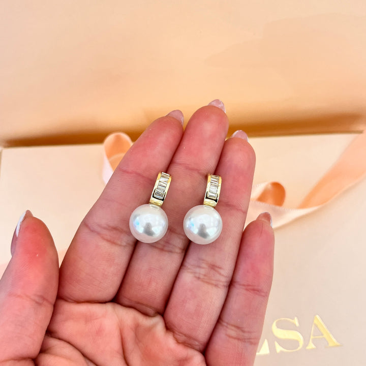 Baguette zircone and white pearls gold plated earrings