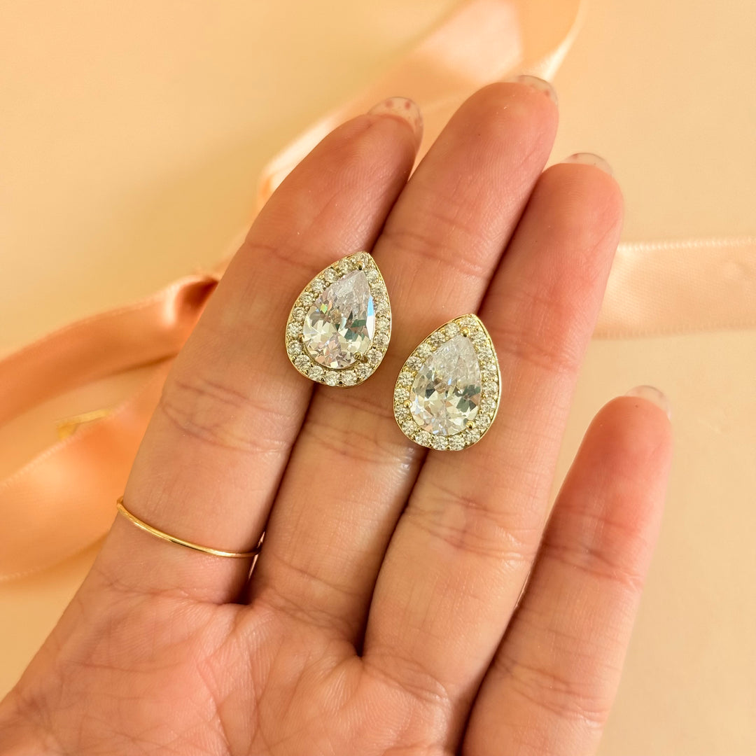 Teardrop zircone gold plated studs