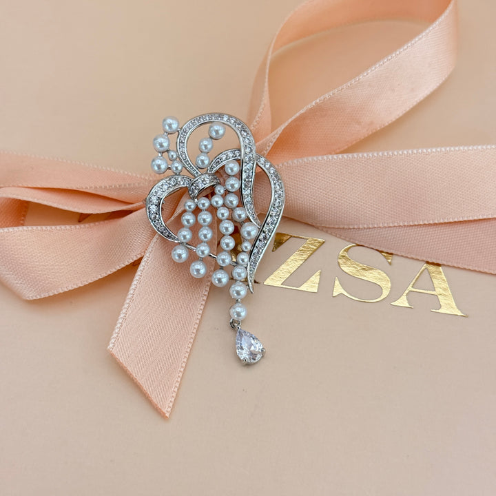 Dainty pearls and teardrop zircone silver brooch
