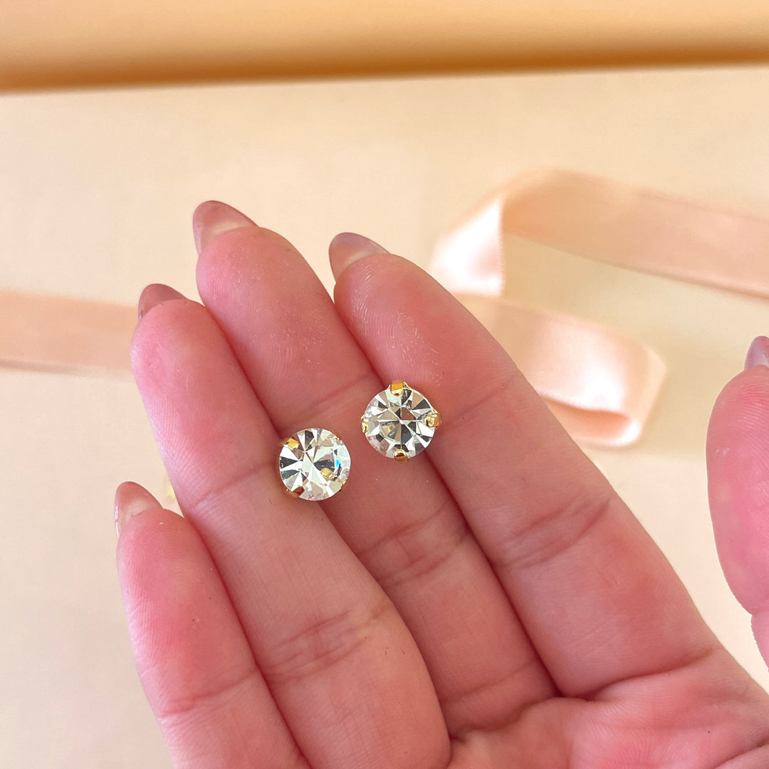 Preciosa crystals round gold plated solitarie studs
