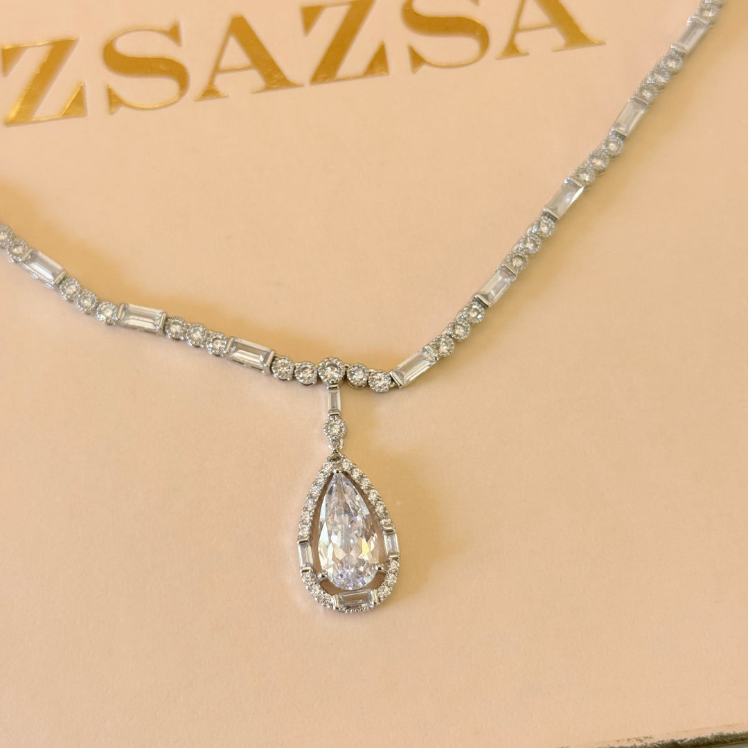 Teardrop zircone silver set