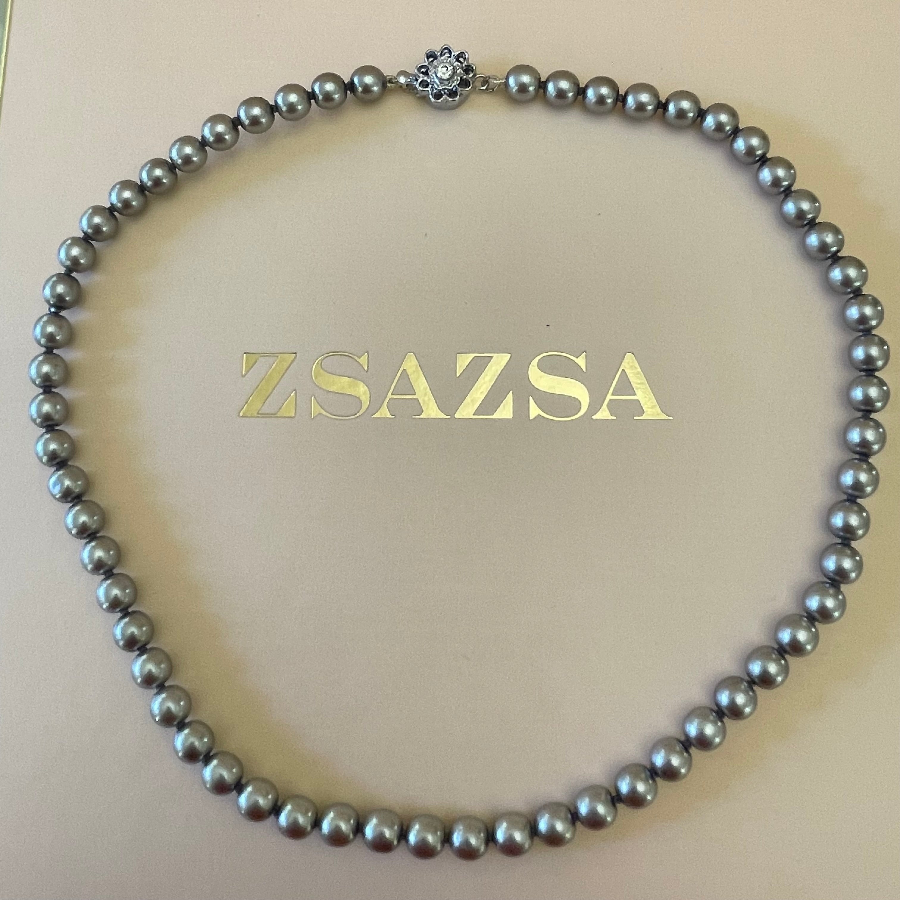 Dark grey mallorca necklace