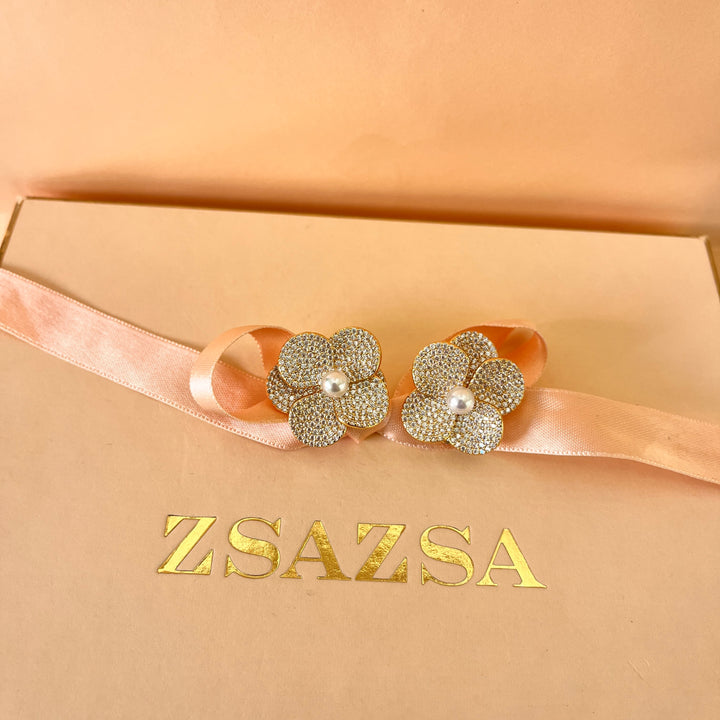Flower zircone and pearls gold plated earrings