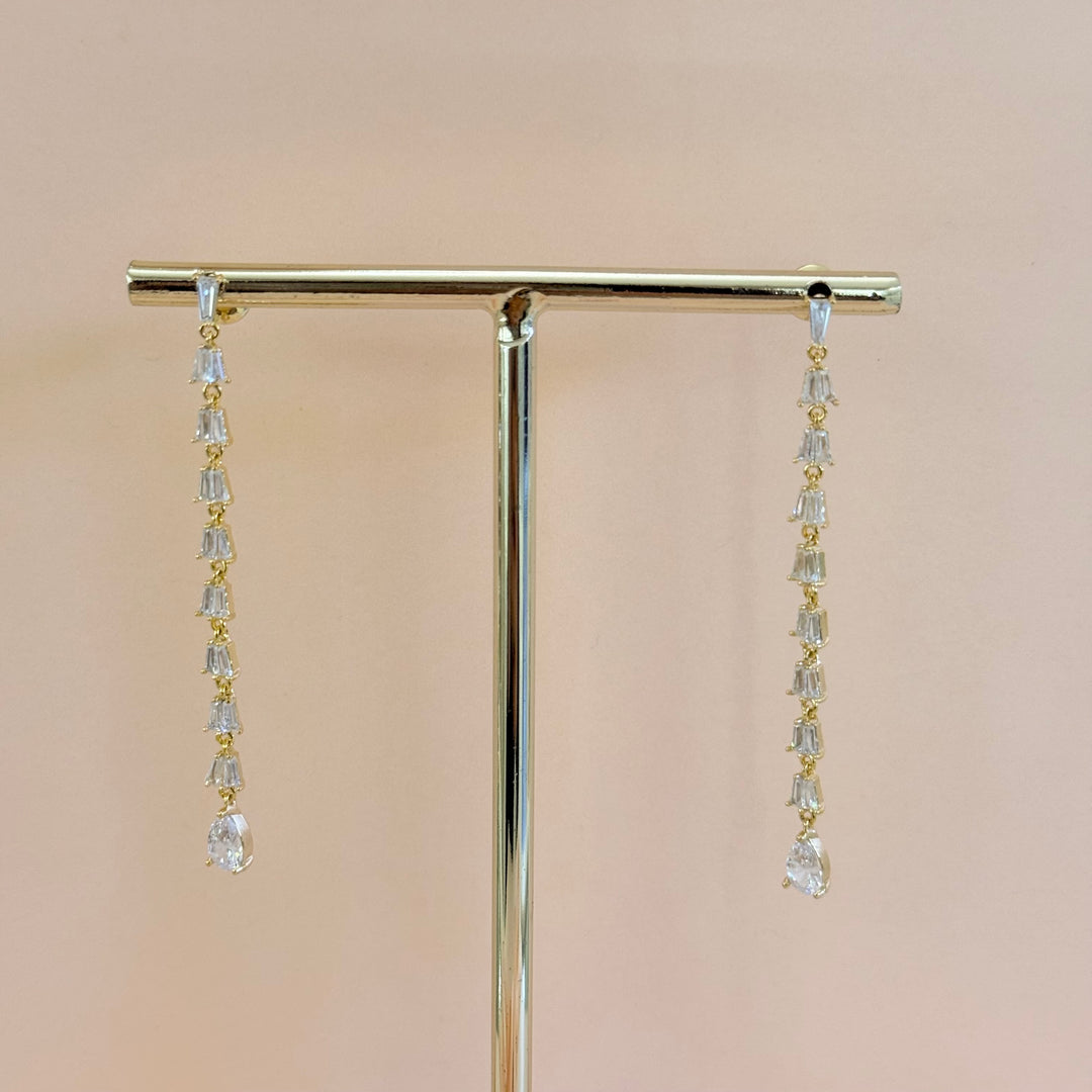 Baguette and teardrop zircone gold plated earrings