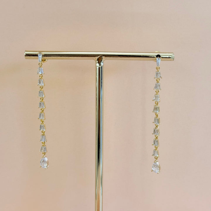 Baguette and teardrop zircone gold plated earrings