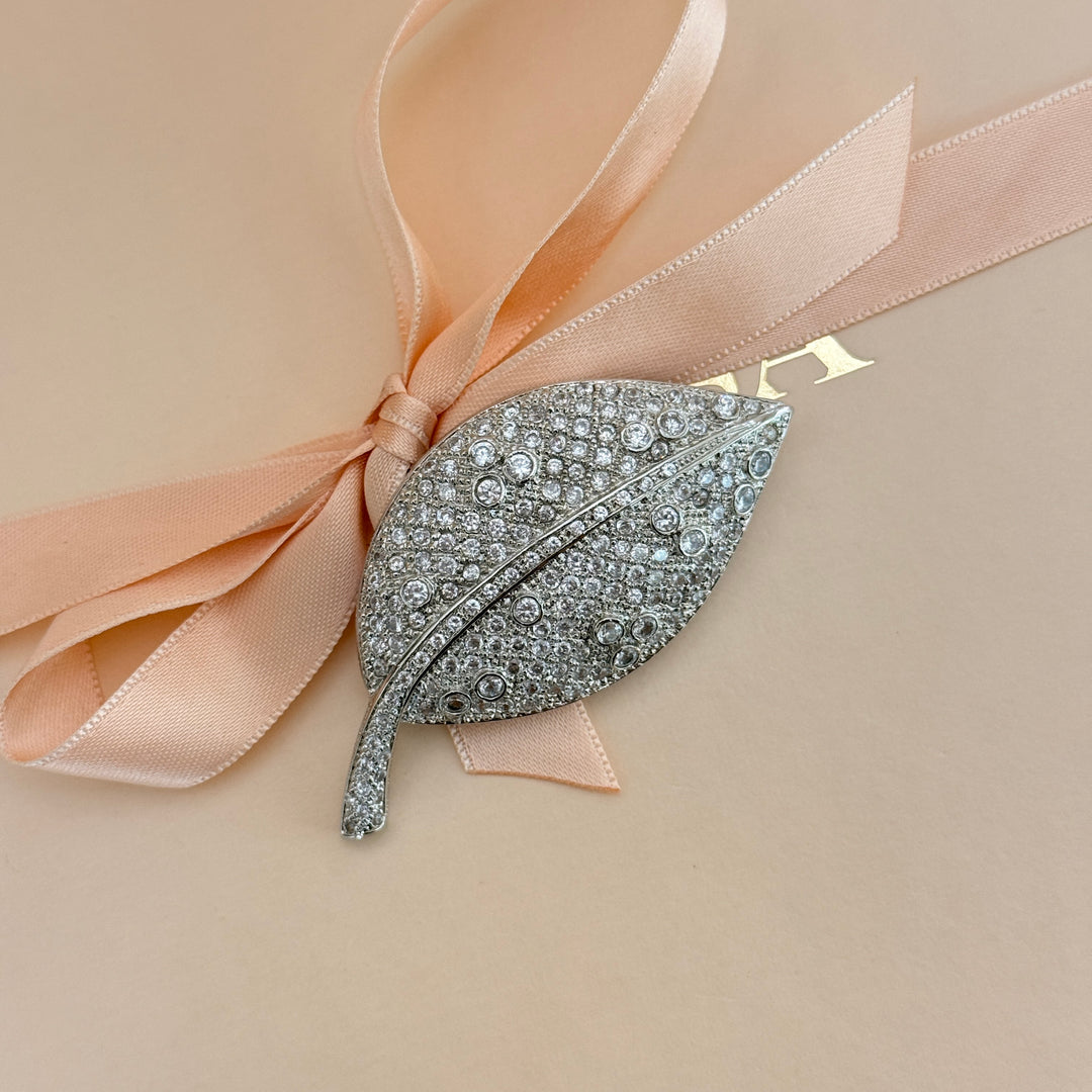 Leaf zircone silver brooch