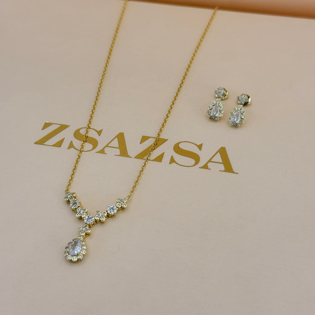 Dainty teardrop gold plated pendant set