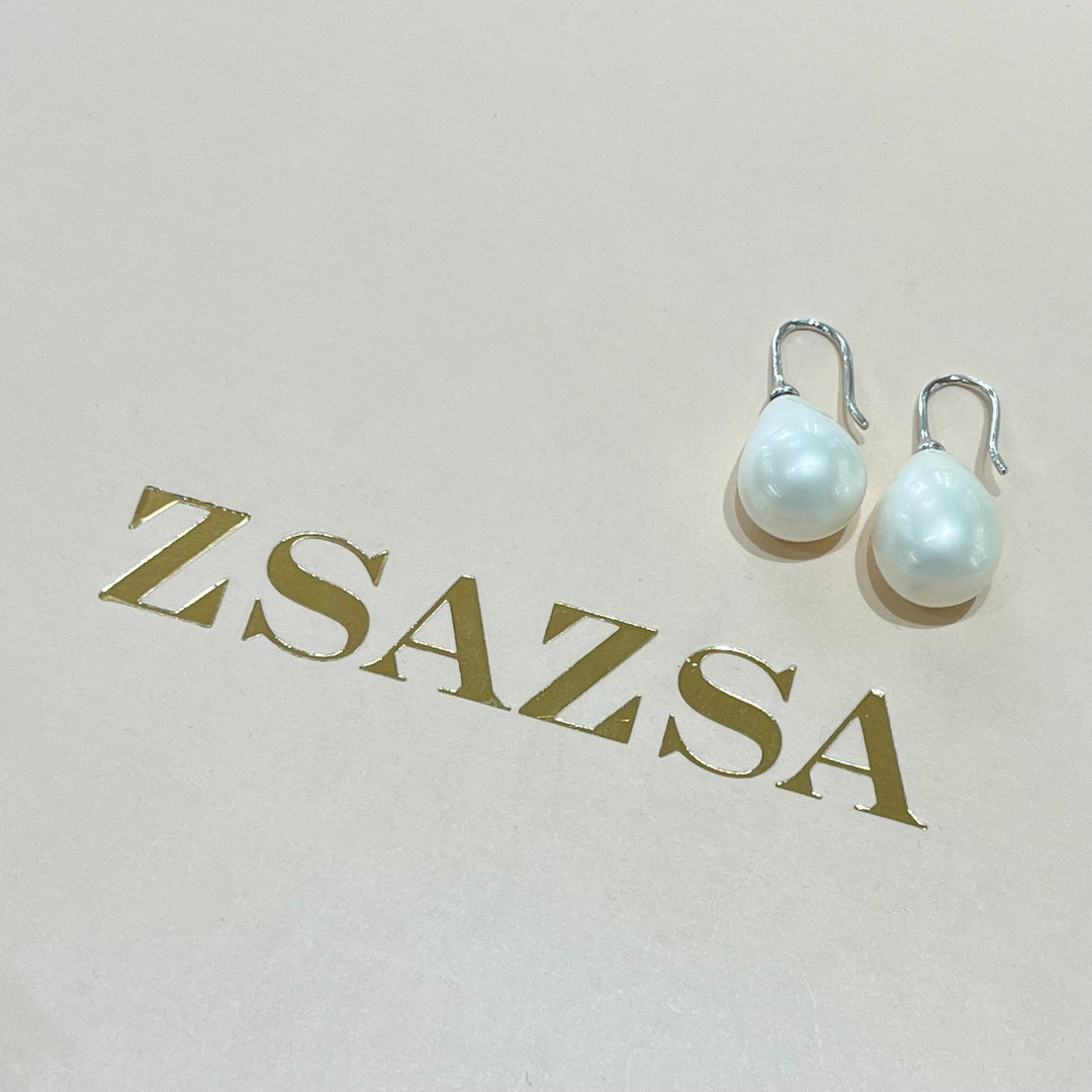 White pearls hooks