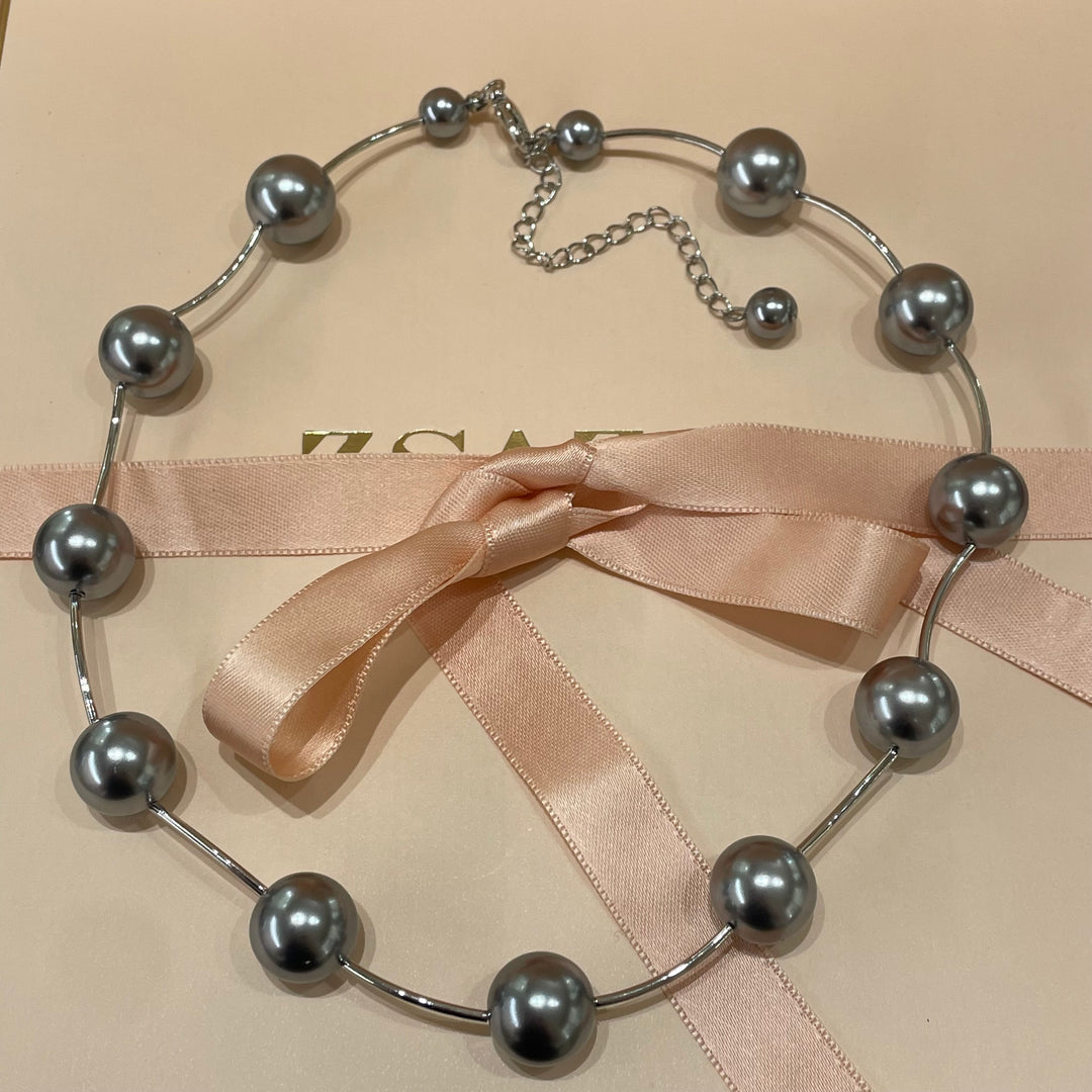 Grey pearl set