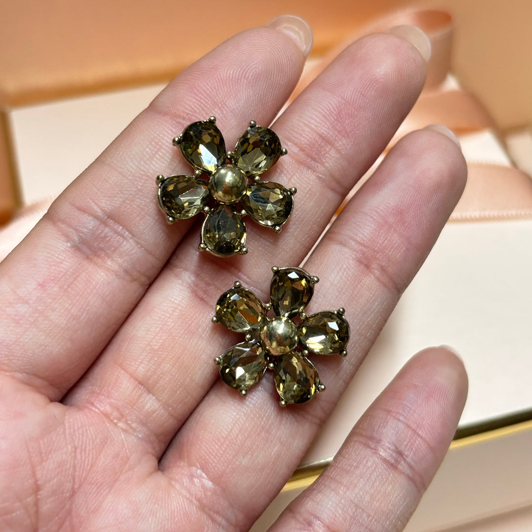 Beautiful brown flower studs