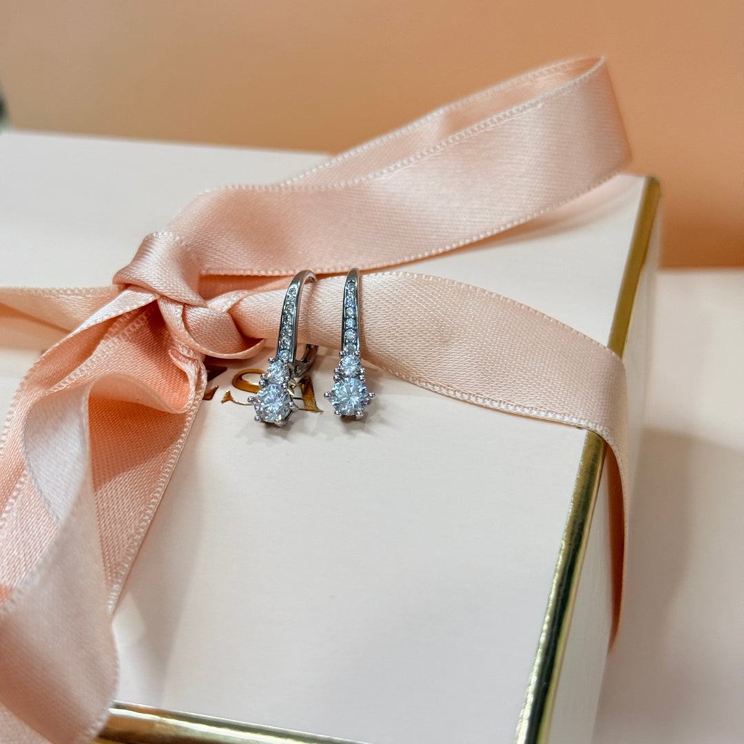 Dainty round sterling silver hook