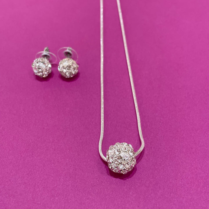 Pendant set