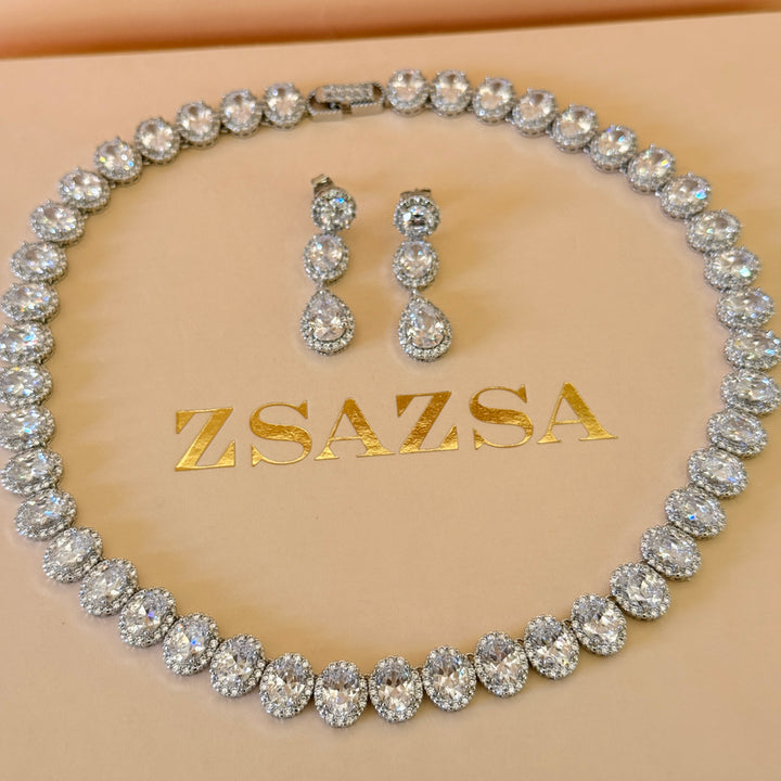 Oval and teardrop zircone silver set