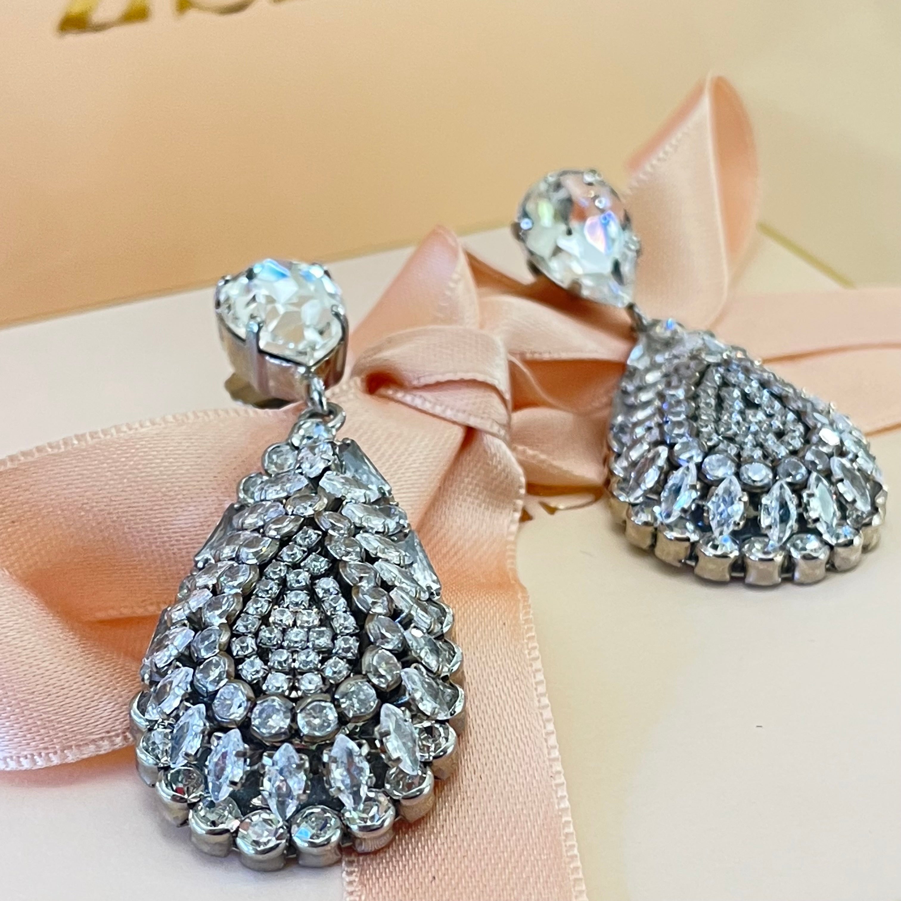 Stunning teardrop earrings