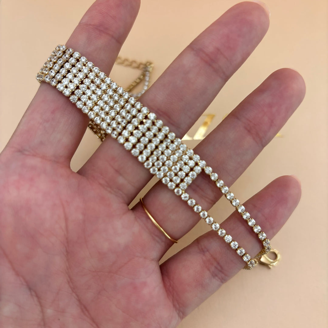 Elegant choker