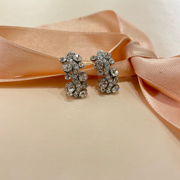 Studs earrings
