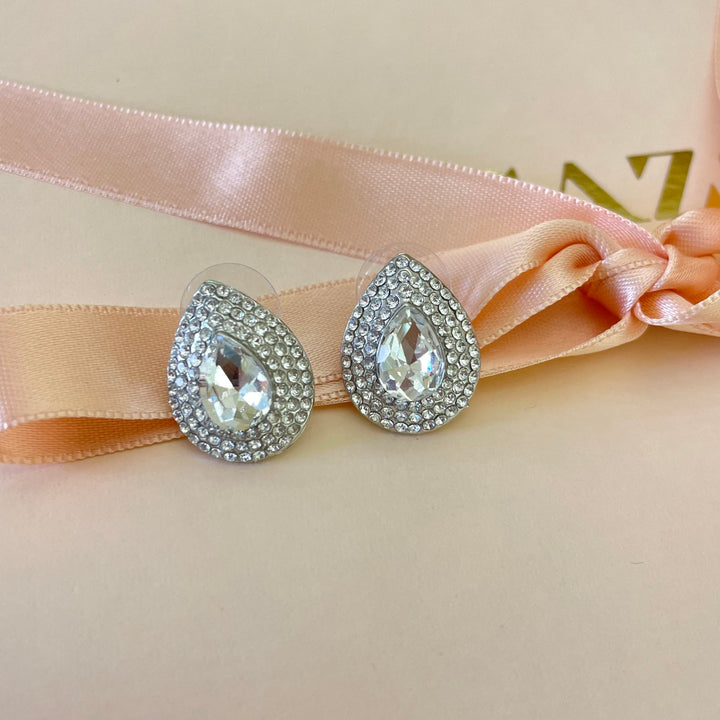 Teardrop studs earrings