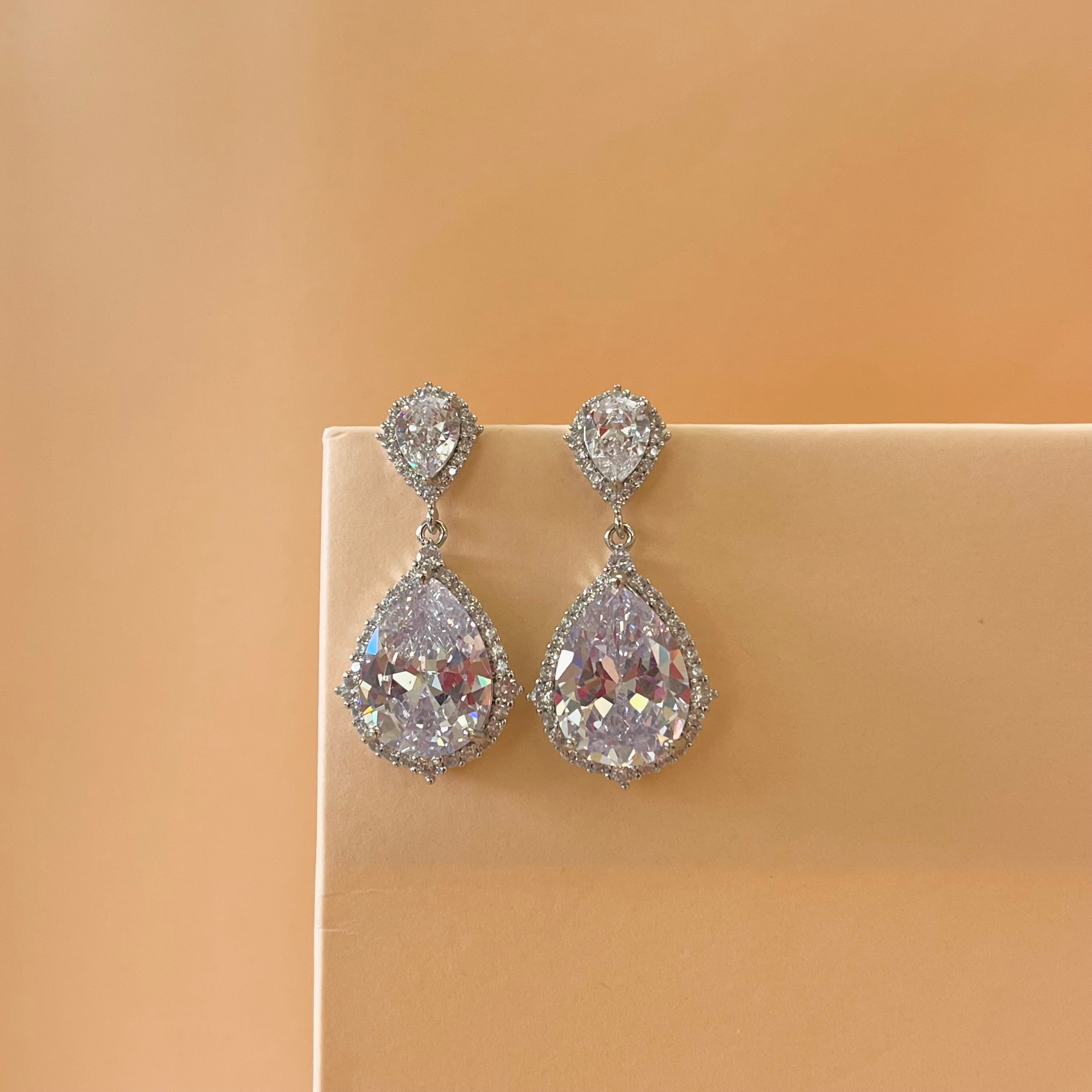 Silver zircone teardrop earrings