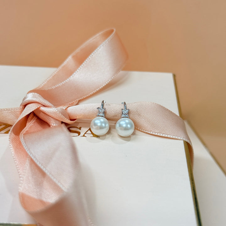 Small square zircone and pearl sterling silver hook