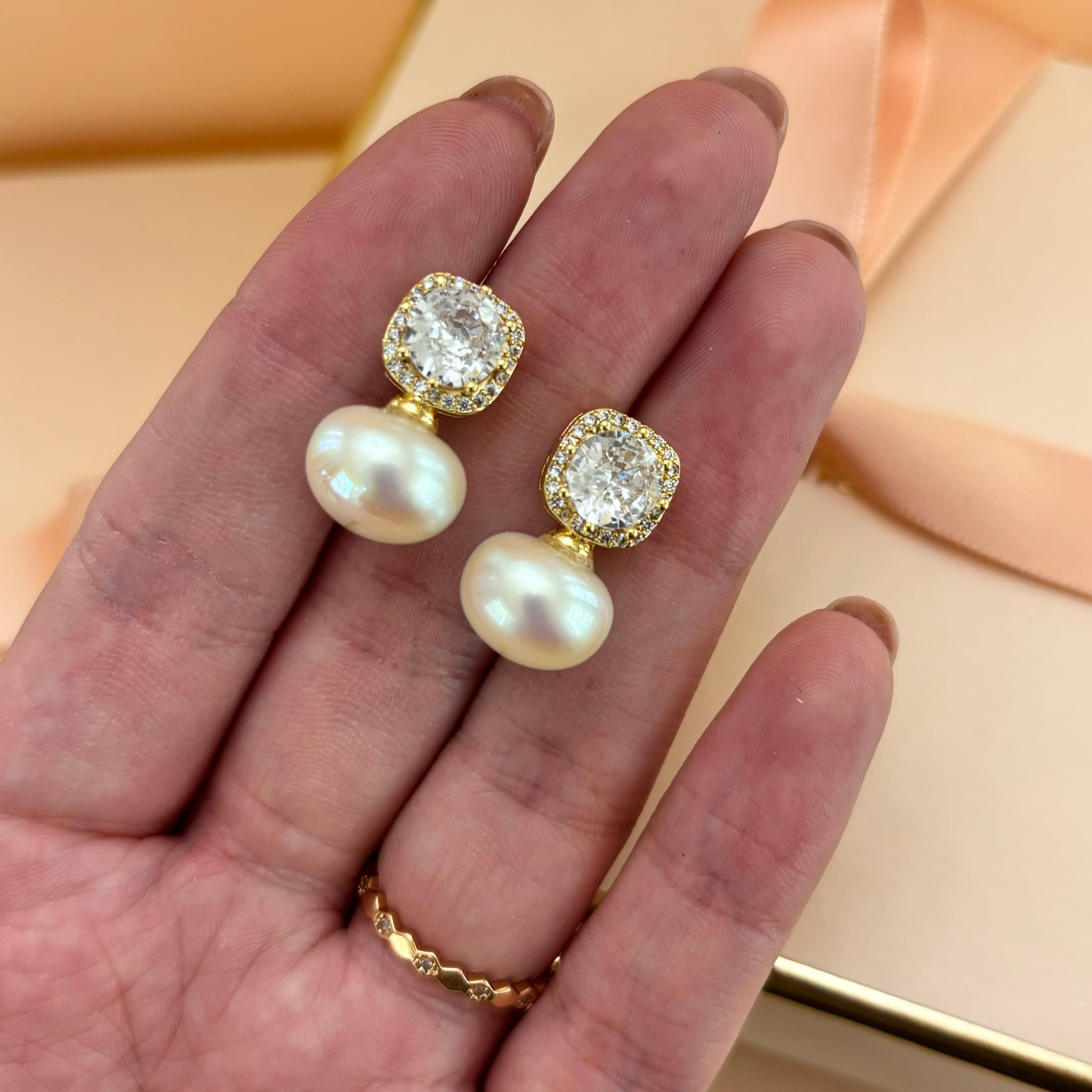 Elegant pearl zircone earrings