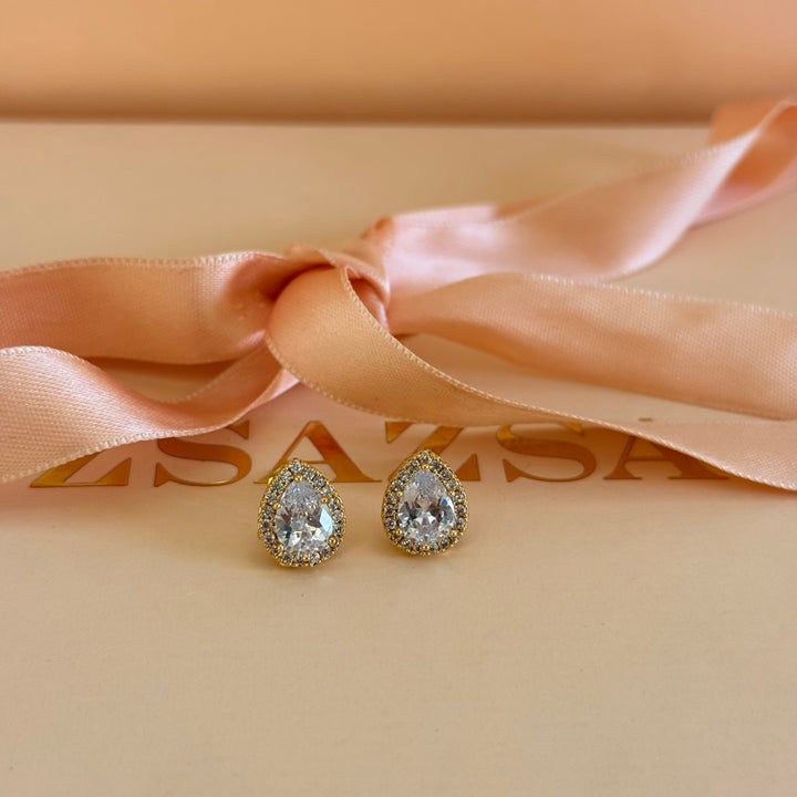 Teardrop zircone gold plated studs