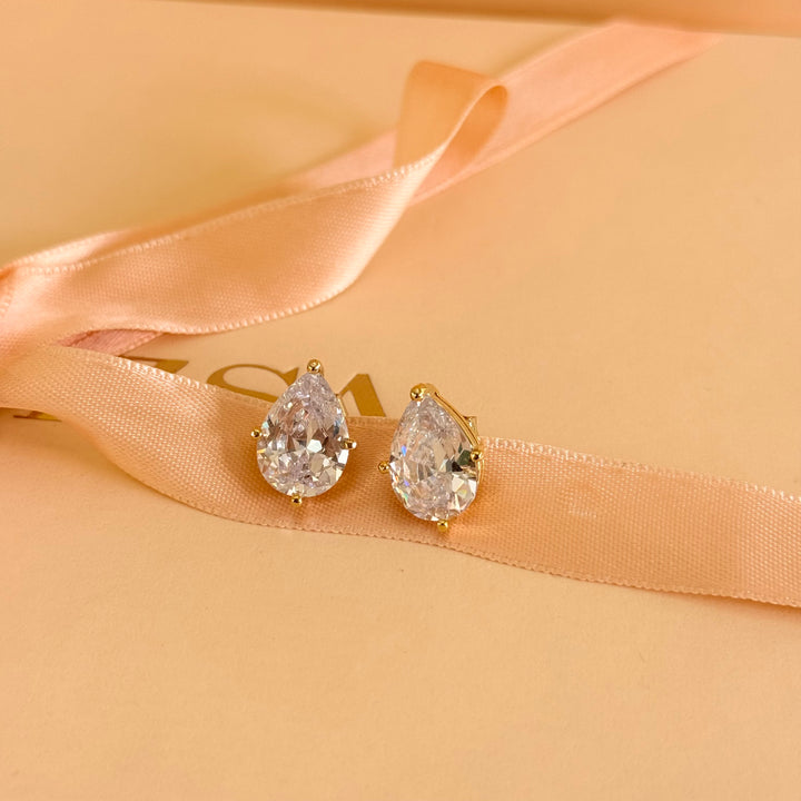 Teardrop zircone gold plated studs