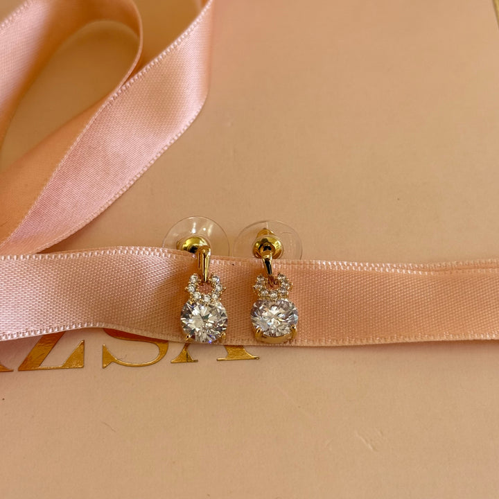 Dainty dangling zircone gold plated earrings