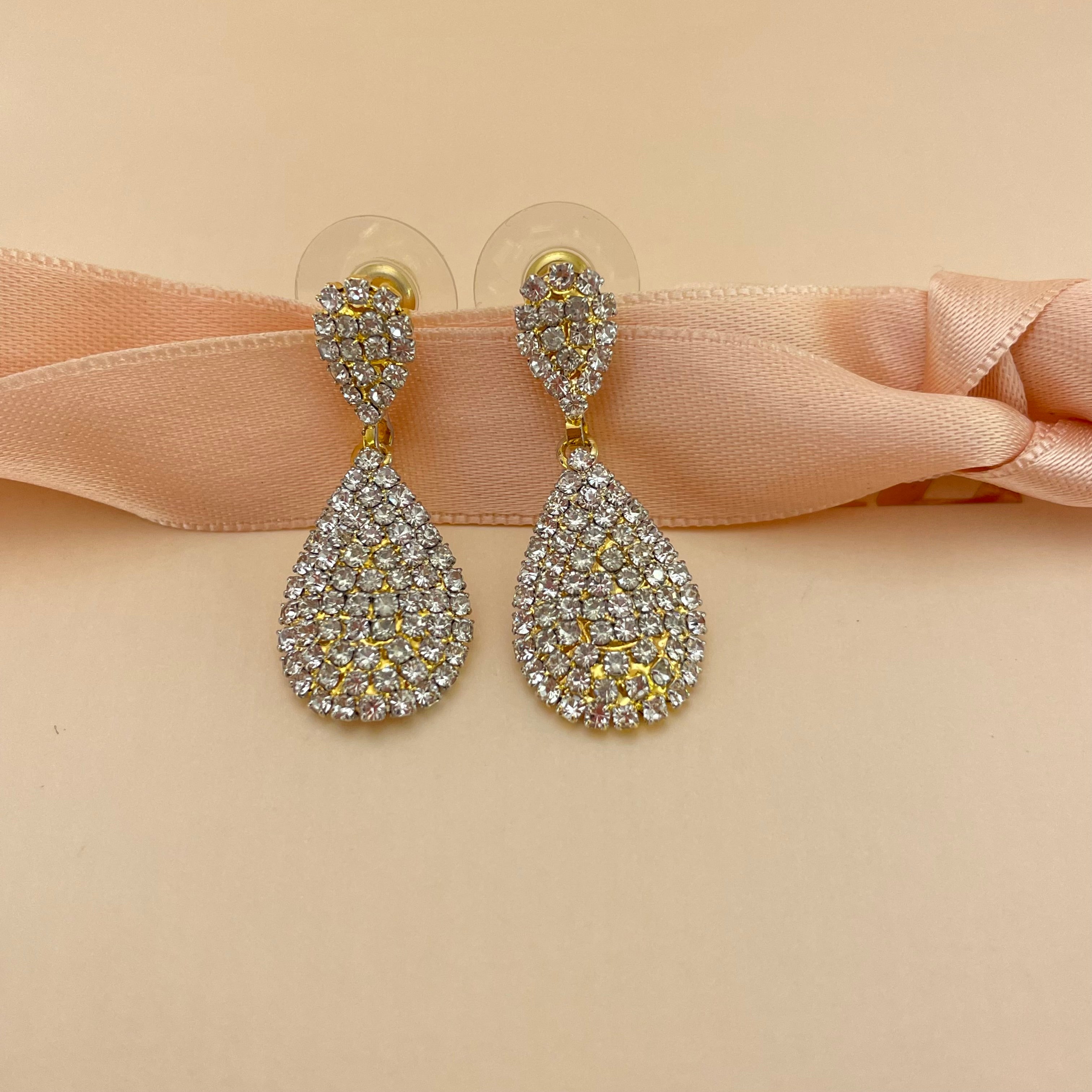 Teardrop earrings