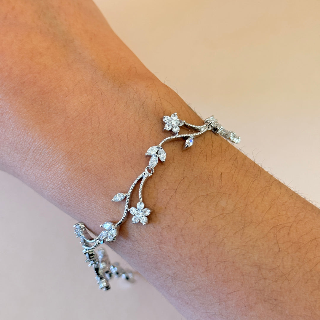 Flower and leaves zircone silver set