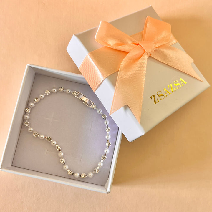 Pearls and rhinestone white gold plated bracelet