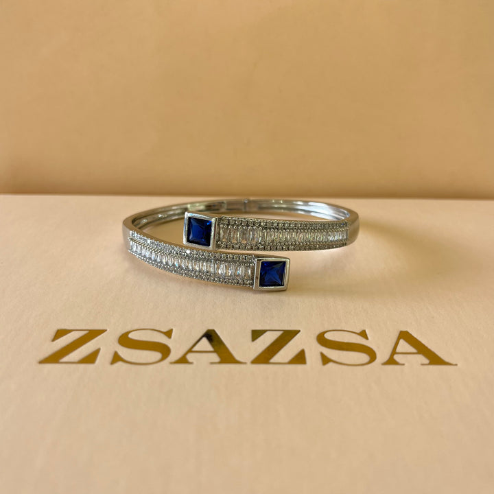 Elegant bangle