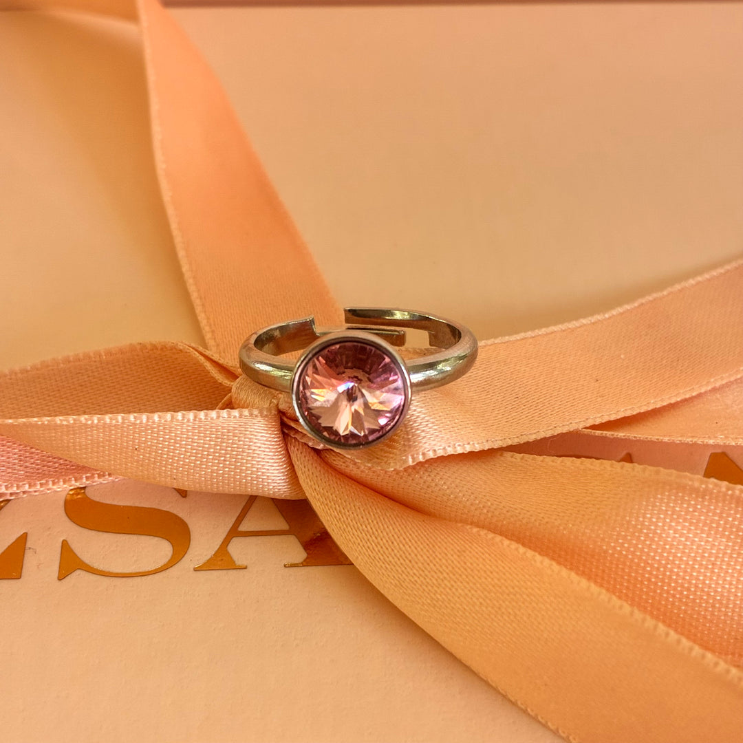 Solitaire pink silver ring