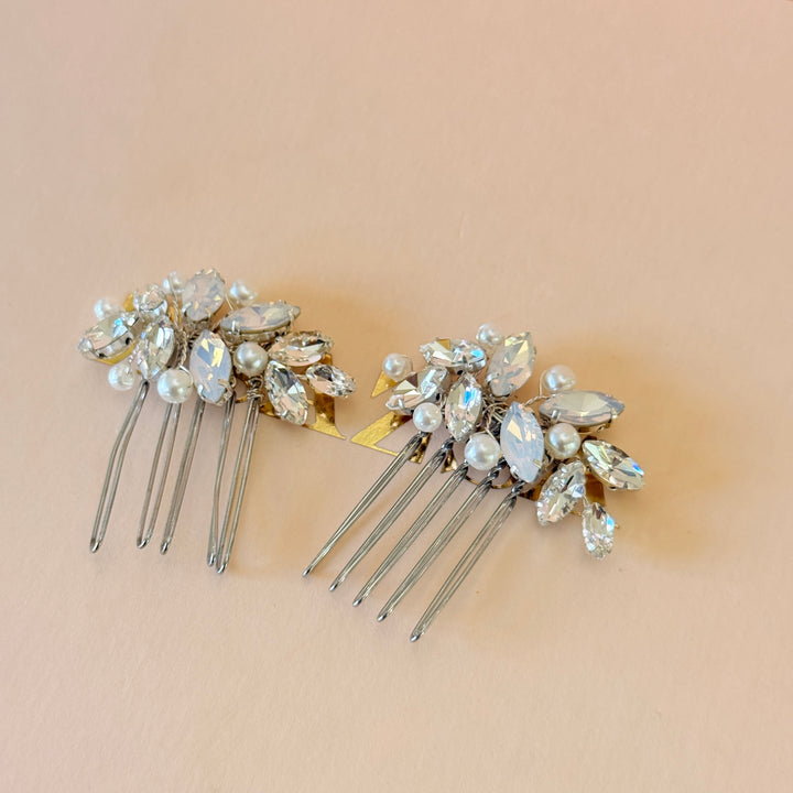 Swarovski crystals white and pearls set x2 silver comb