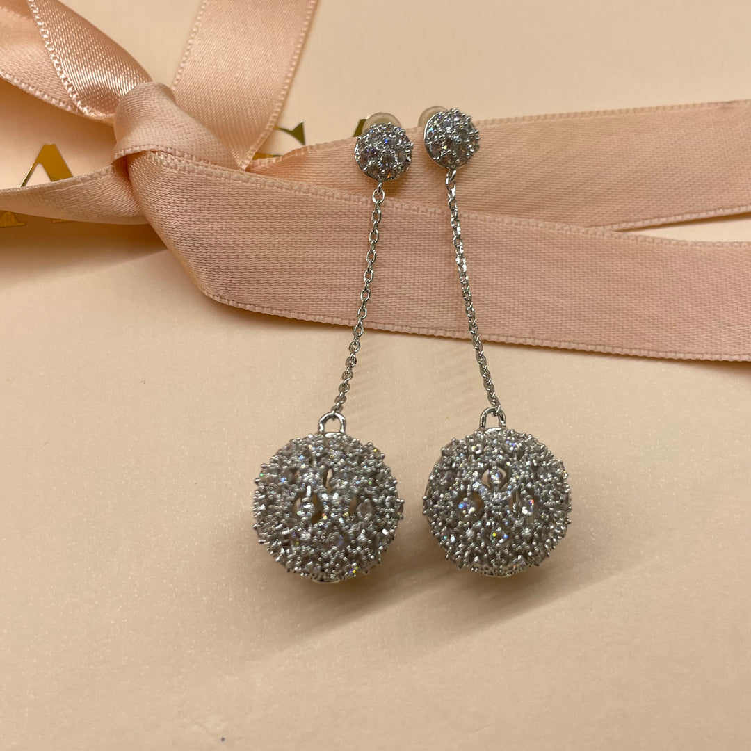 Ball elegant earrings