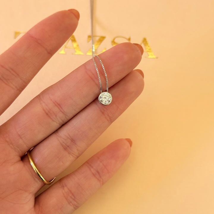 Medium solitaire zircone sterling silver pendant