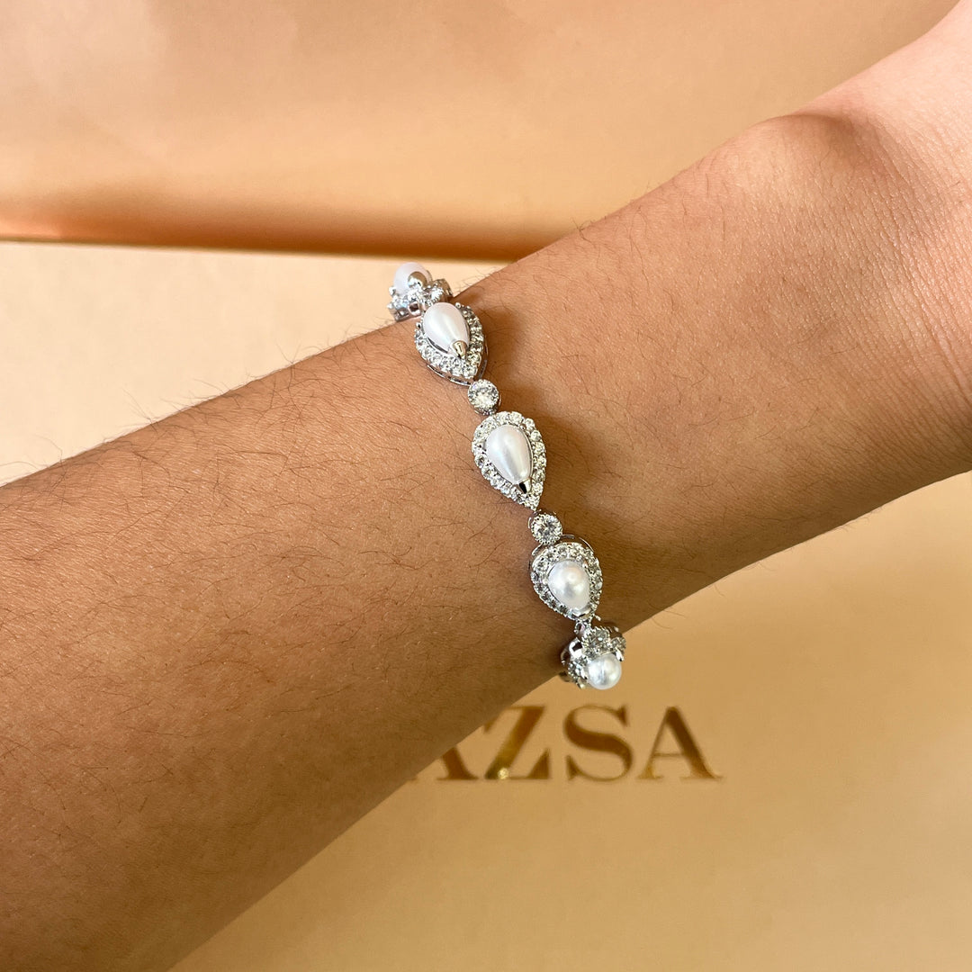 Zircone and white pearls white gold plated teardrop set