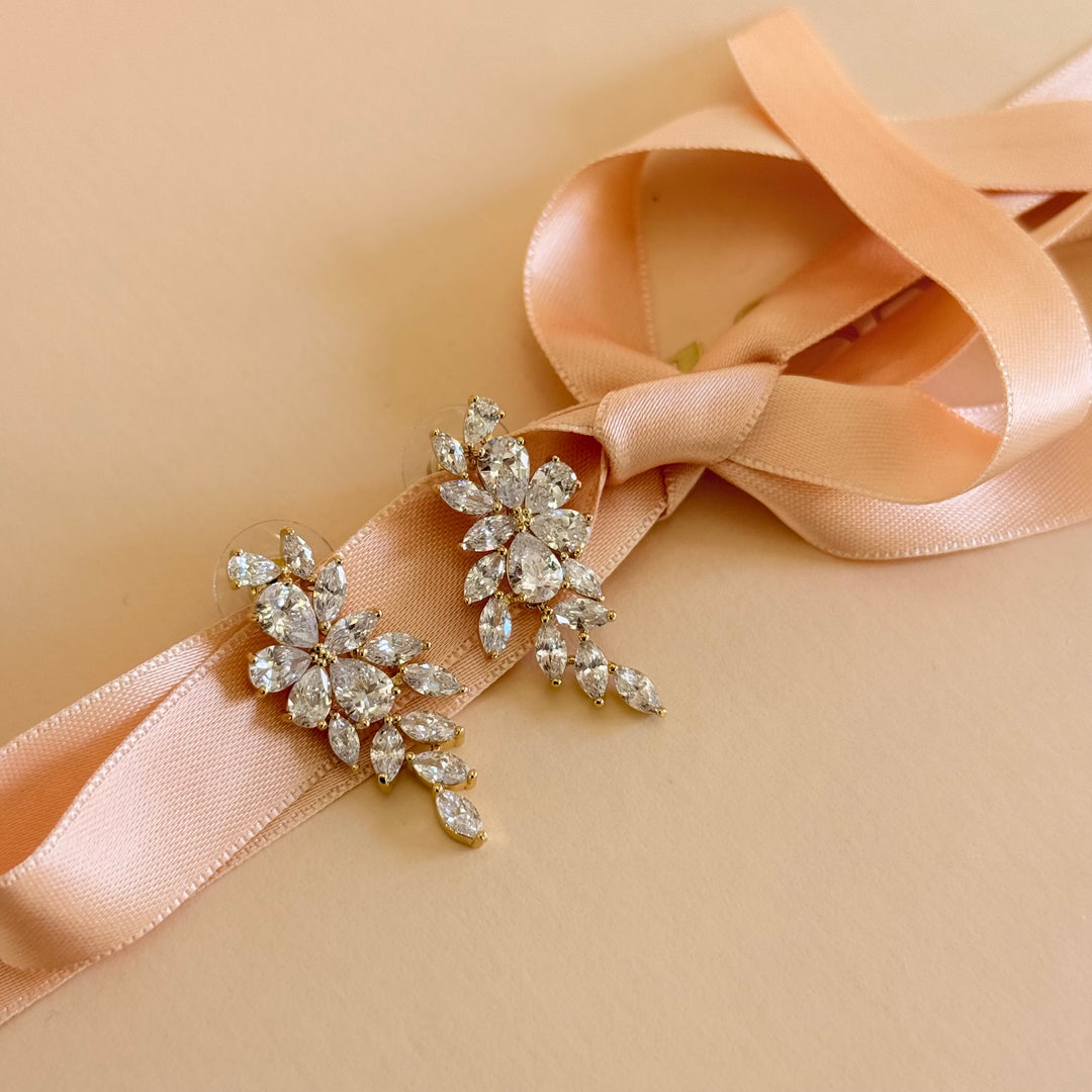 Flower and marquise zircone gold plated earrings