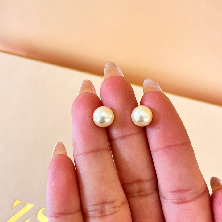 Cream Mallorca pearls gold plated studs