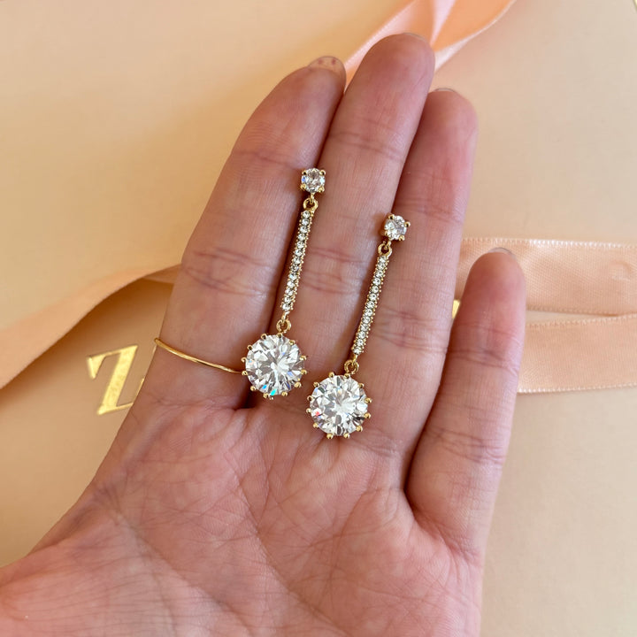 Line and round zircone gold plated earrings