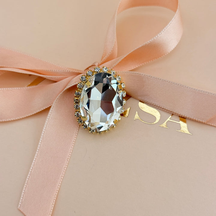 Oval preciosa crystals gold plated brooch