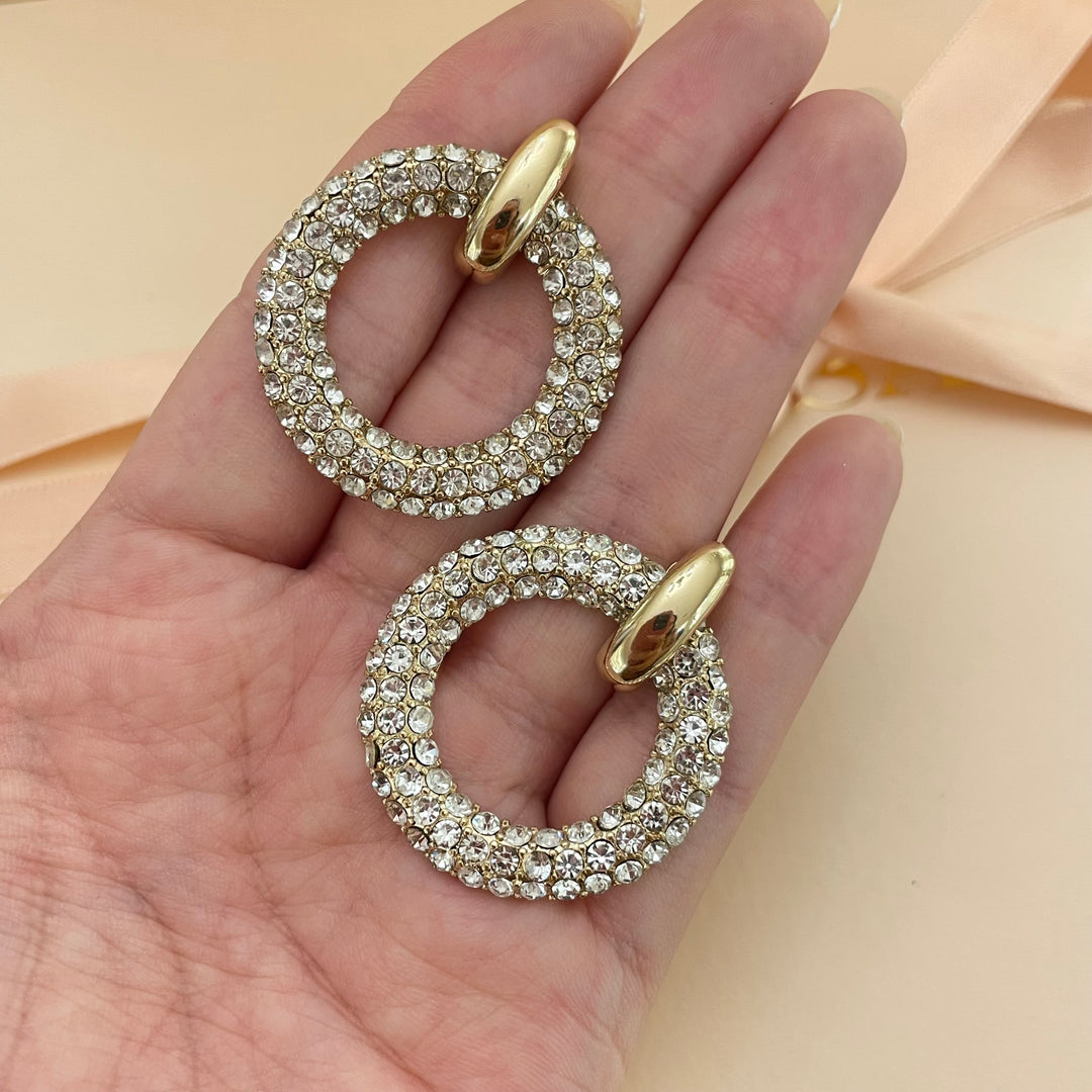 Round earrings