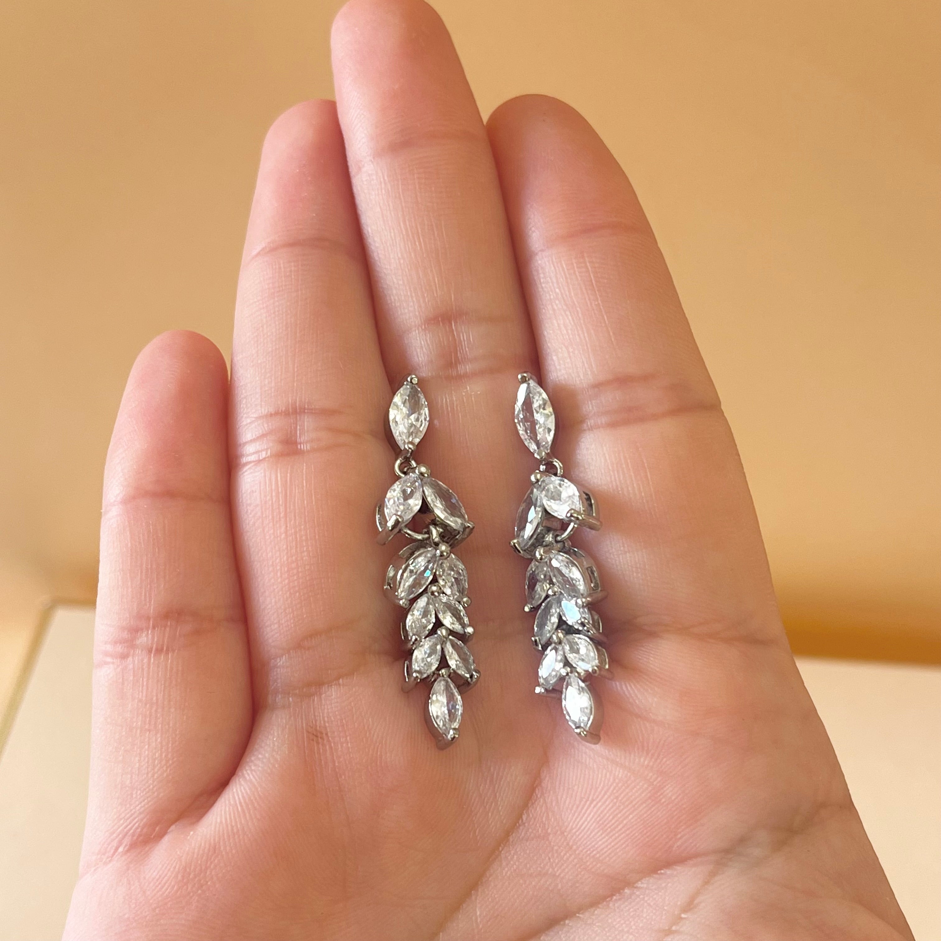 Silver zircone marquise earrings